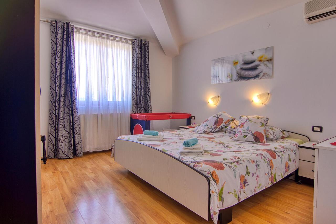 Apartment Nela Vinkuran Luaran gambar